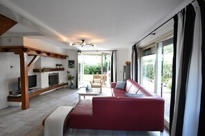 House | Living room - Villa in Bruinisse Near Grevelingenmeer (Bruinisse)