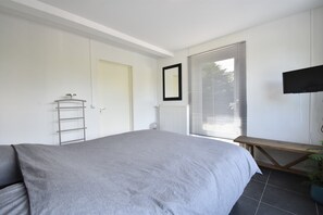 House | 4 bedrooms, individually furnished, bed sheets