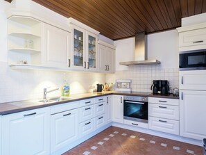 Unclassified image, 4 of 18, button - Pleasant Holiday Home in Wald im Pinzgau With Terrace (Wald im Pinzgau)