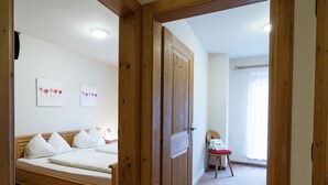 Unclassified image, 3 of 20, button - Lovely Apartment in Saalbach-hinterglemm With Garden (Saalbach-Hinterglemm)