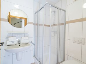 Apartment | Badezimmer | Dusche