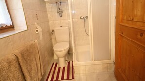 House | Bathroom - Cozy Holiday Home in Leibenfels With Barbecue (Liebenfels)