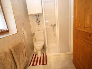 Bathroom - Cozy Holiday Home in Leibenfels With Barbecue (Liebenfels)