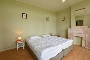 House | 5 bedrooms, individually furnished - Pet-friendly Farmhouse (Eede)