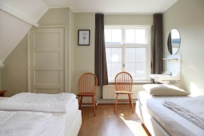 House | 5 bedrooms, individually furnished