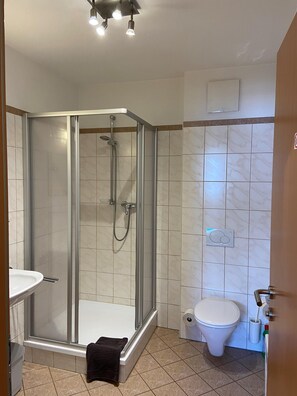Apartment | Bathroom | Shower - Comfortable Apartment in Lungau Valley with Hot Tub (Sankt Margarethen im Lungau)