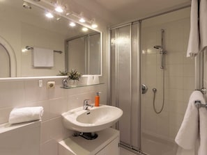 Villa | Bathroom