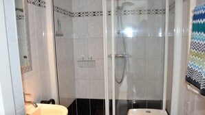 Unclassified image, 4 of 34, button - Modern Holiday Home in Den Helder With Private Garden (Den Helder)