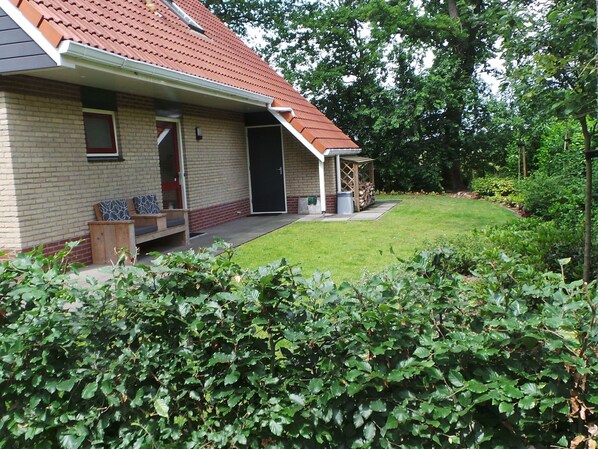 Exterior - Nice House with Garden near De Lemelerberg (Lemele)