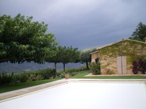 Exterior - Sunny Holiday Home in Provence With Pool (Seguret)