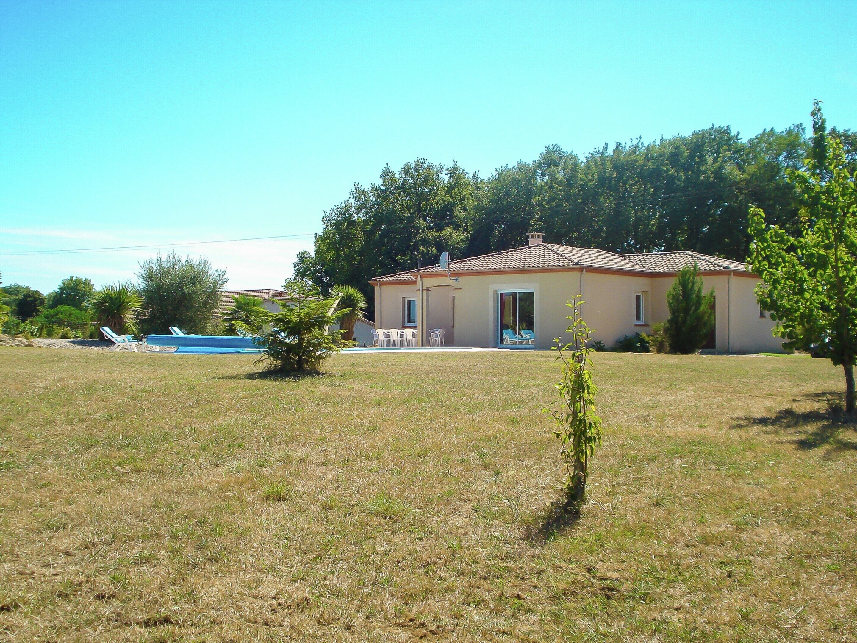 Villa | Garden