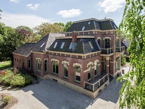 Exterior - Swanky Villa in Gasselternijveen with Sauna & Hot Tub (Gasselternijveen)