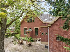 Balcony - Swanky Villa in Gasselternijveen with Sauna & Hot Tub (Gasselternijveen)