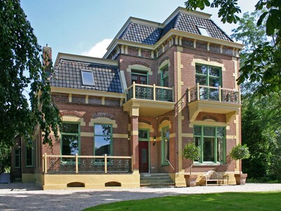 Swanky Villa in Gasselternijveen with Sauna & Hot Tub