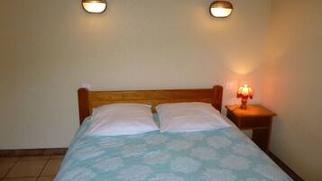 3 bedrooms, individually furnished