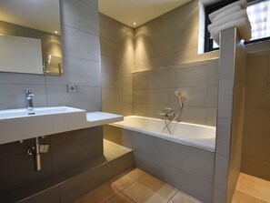Villa | Bathroom | Shower