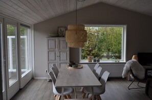 House | Dining - Bungalow, Situated Directly at a Large Sand Dunes (Ballum)