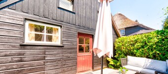 Modern Holiday Home in old Centre of Giethoorn With 2 Hours of Boat use