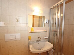 Apartment | Bathroom - Hilltop Apartment in Aschau im Zillertal near Ski Area (Aschau Im Zillertal)