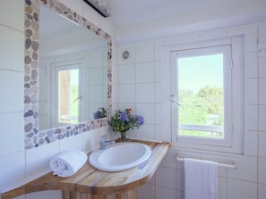 Bathroom - Holiday Home 150m From the Beach in Corsica (Poggio-Mezzana)