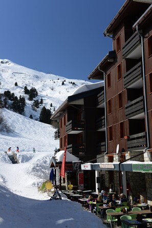 Exterior - Slopeside Stay in Meribel (Les Allues)