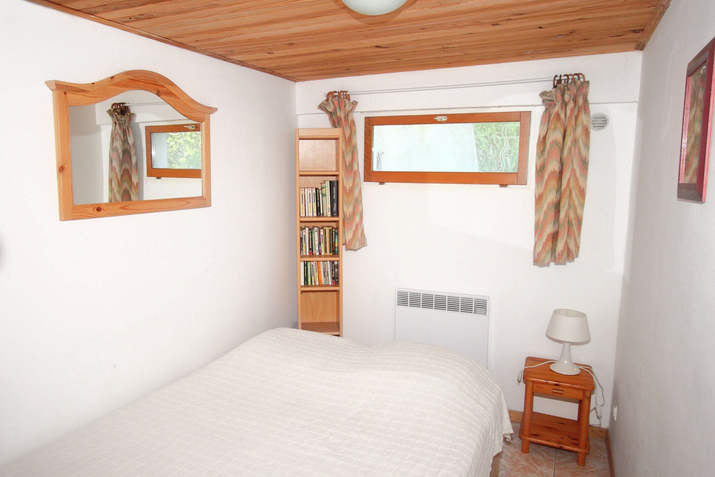 House | 3 bedrooms, individually furnished, bed sheets