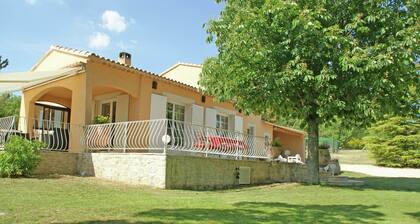Villa in Reillanne With Private Pool