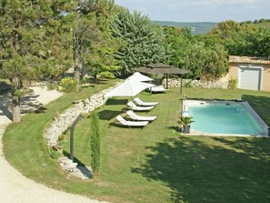 Garden - Villa in Reillanne With Private Pool (Reillanne)