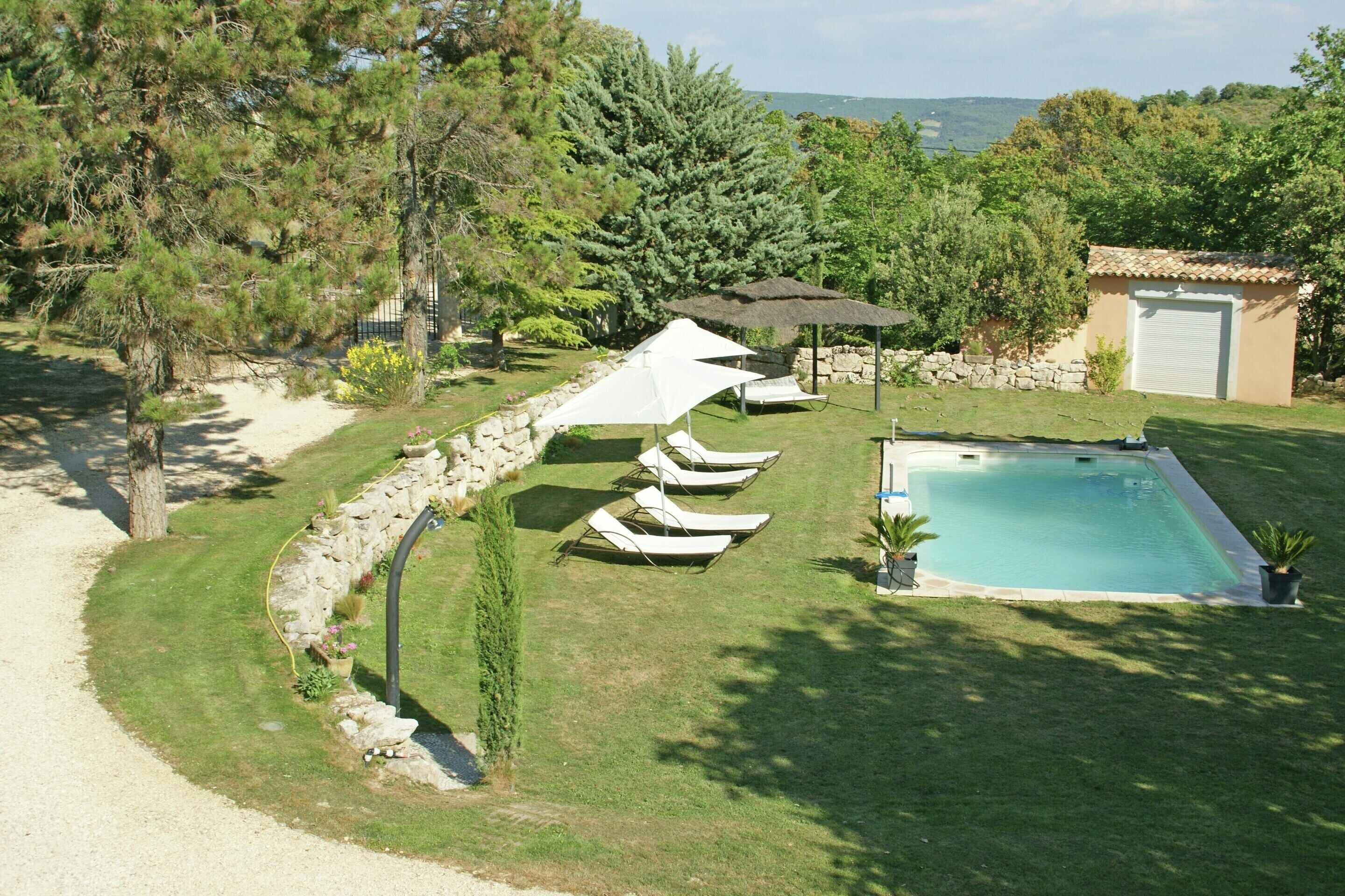 Villa | Garden