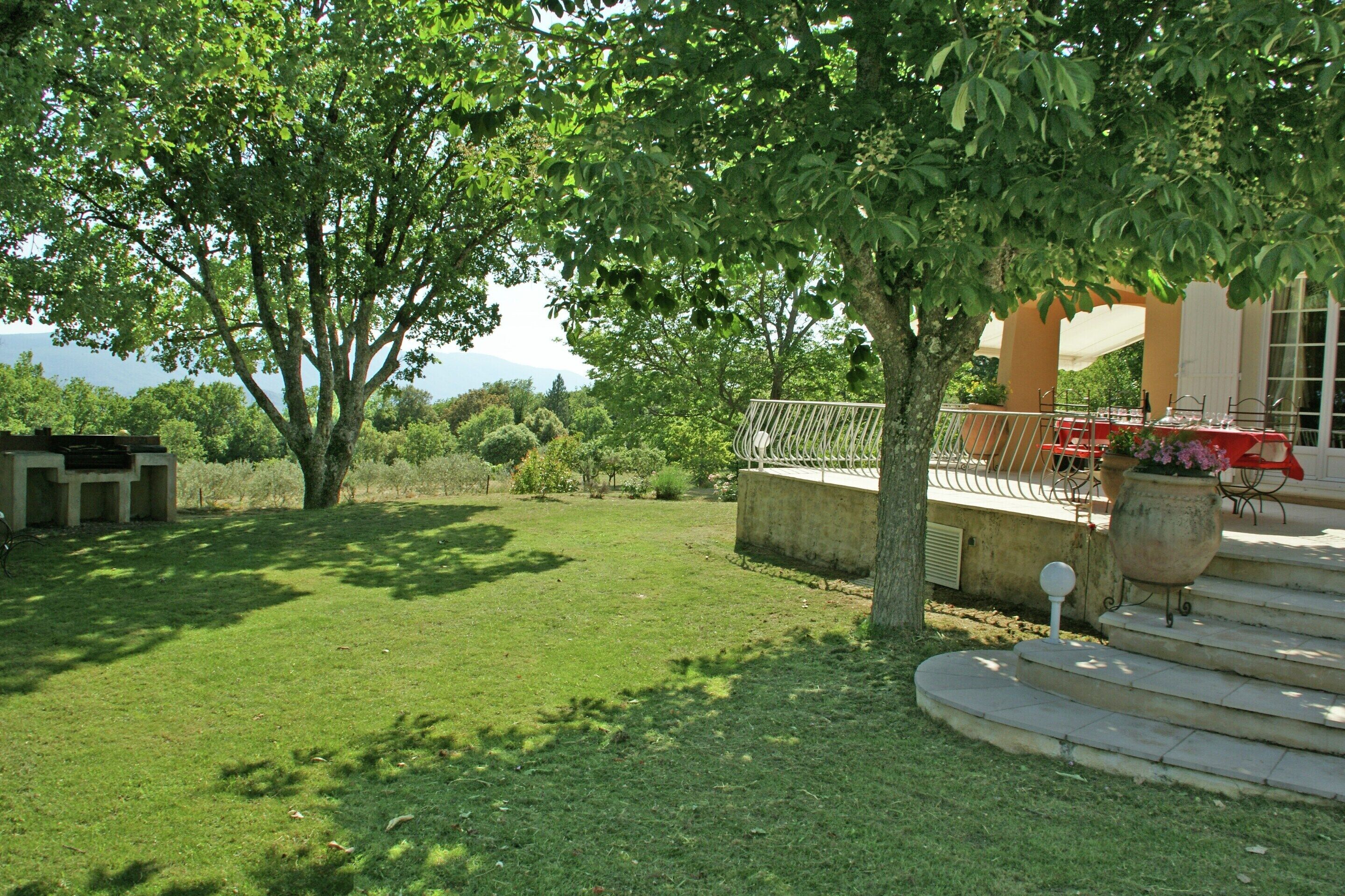 Villa | Garden