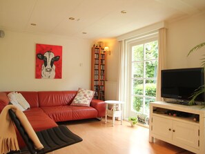 House | Living room - Holiday Home With Fenced Garden in a Quiet Spot in Koudekerke (Koudekerke)