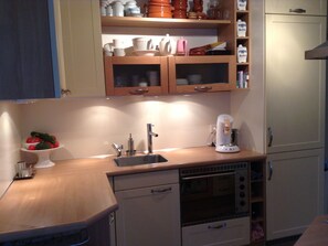 House | Private kitchen - Holiday Home With Fenced Garden in a Quiet Spot in Koudekerke (Koudekerke)
