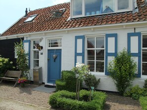 Exterior - Holiday Home With Fenced Garden in a Quiet Spot in Koudekerke (Koudekerke)