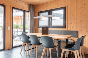 Chalet | Tempat makan