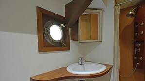 Bathroom - Charming Boat in Villedubert With Terrace (Villedubert)
