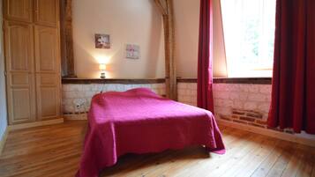 House | 3 bedrooms, individually furnished