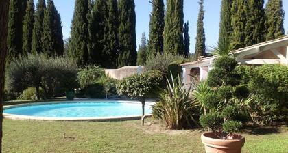 Characteristic Villa With Private Swimming Pool Close to the Center of Nimes