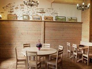 Dining - Mansion in Albertville Near Ski Slopes (Mercury)