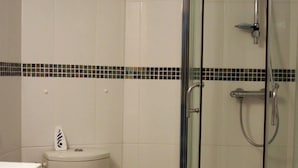 Unclassified image, 5 of 33, button - Charming Holiday Home in Régusse, Provence With Terrace (Regusse)