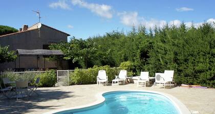 Charming Holiday Home in Régusse, Provence With Terrace