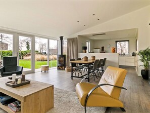 Living room - Villa Near Veerse Meer With Garden Views (Kamperland)
