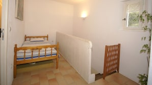 Room - Sweet Holiday Home With a Large Lawn, Swimming Pool, Privacy and Close to Cute Villages (Sillans-la Cascade)