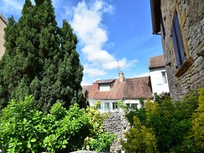 Unclassified image, 3 of 40, button - Pleasant House in Medieval Village, With Restaurants Within Walking Distance! (Saint-Gengoux-le-National)