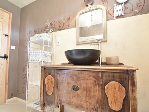 Rumah | Kamar mandi | Shower dan handuk