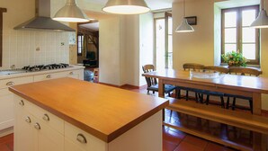 Dining - Exquisite Holiday Home in Issac With Swimming Pool (Issac)