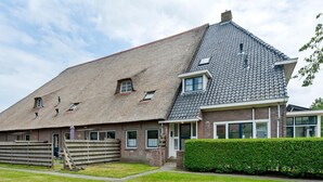 Unclassified image, 3 of 39, button - Cozy Apartment near Lake in Arum (Arum)