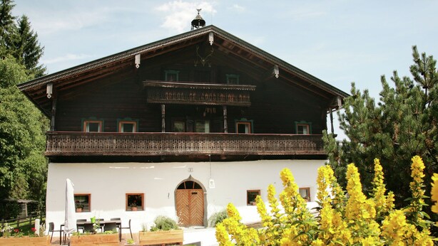 Exterior - Serene Chalet in Taxenbach With Sauna (Taxenbach)