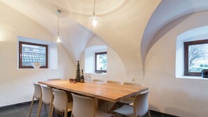 Dining - Serene Chalet in Taxenbach With Sauna (Taxenbach)