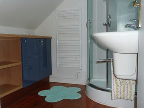 House | Bathroom | Shower - Pretty Little Holiday House With Veranda in Pordic (Pordic)
