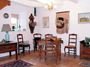 Dining - Pretty Little Holiday House With Veranda in Pordic (Pordic)